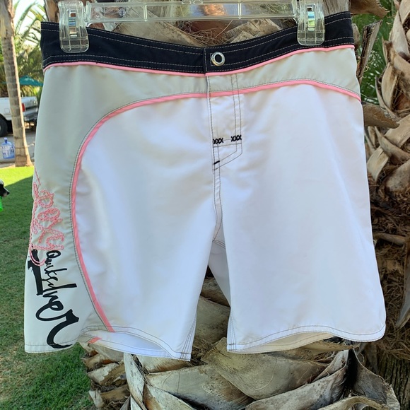 Women’s Quiksilver Board shorts Size 3 Beach Ocean - Picture 1 of 6